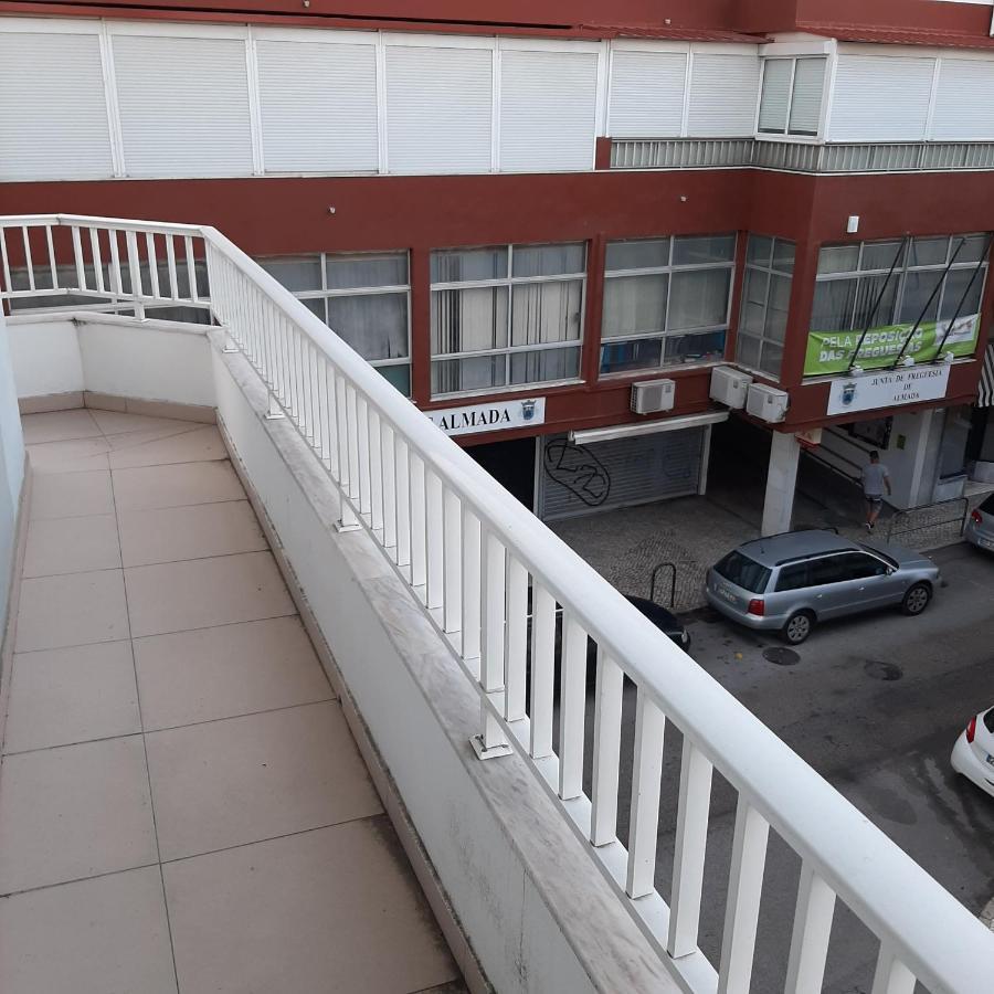 Almada Cristo Rei Apartment Bagian luar foto